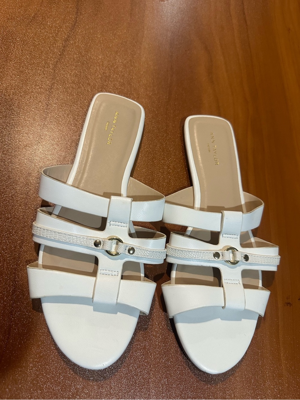 Ann Taylor Factory White Multi-Strap Slide Sandals Size 7.5 Leather Gold Hardwar